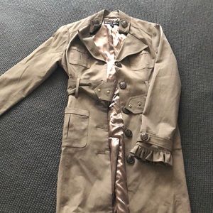 Trench coat (just above knee)
